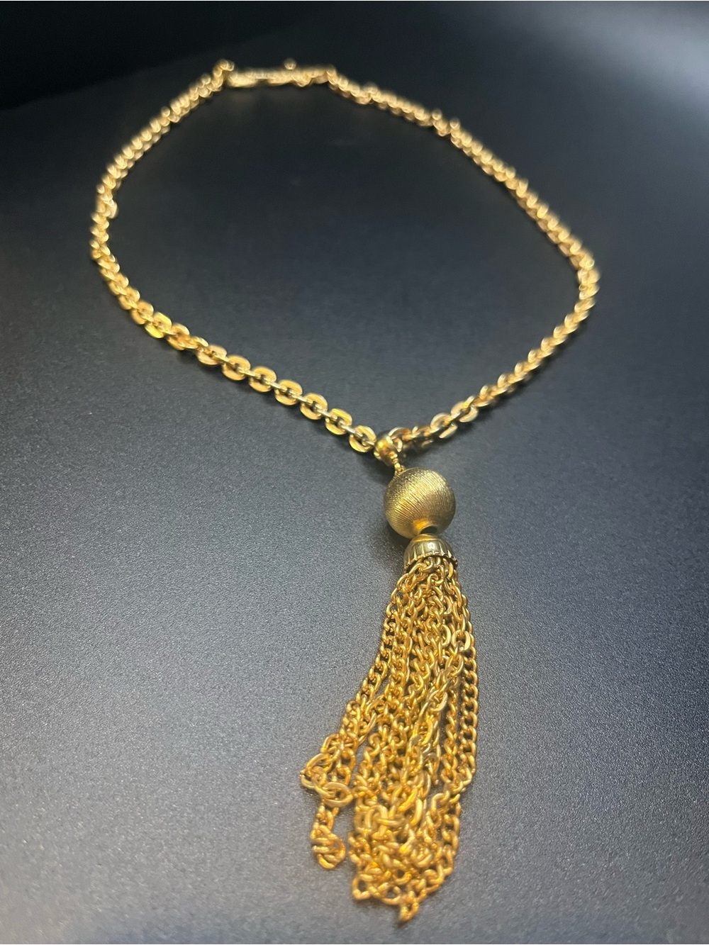 Vintage gold tone tassel pendant necklace 22 inch textured bead statement - Picture 10 of 11